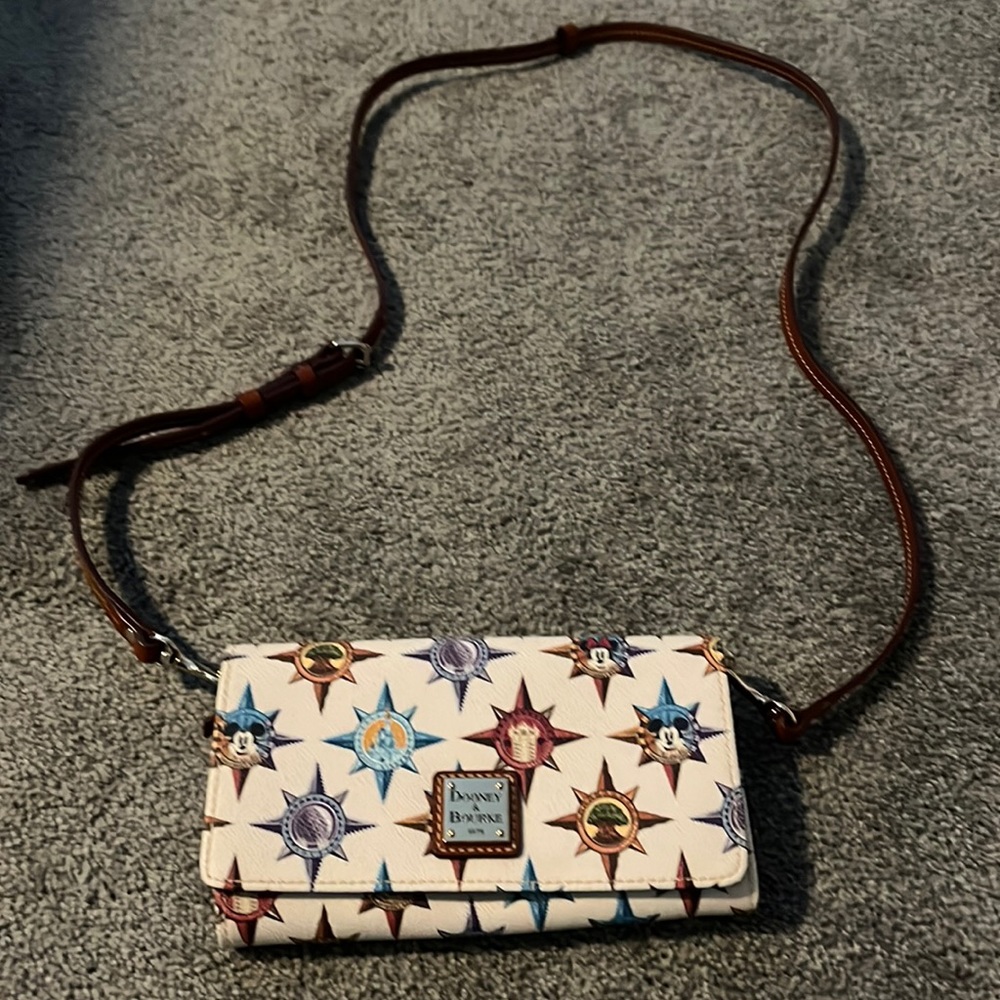 Dooney & Bourke purse! Never used!